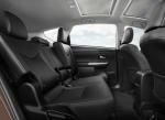 Toyota Prius v 2015 года